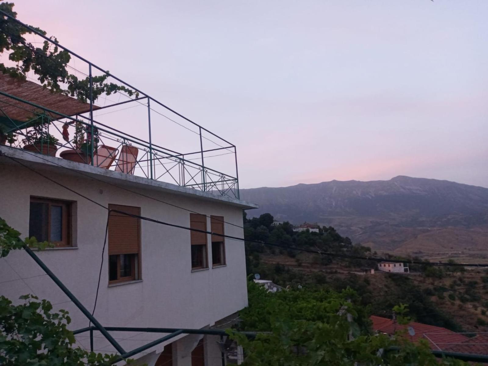 Relax Camping Gjirokastër Buitenkant foto